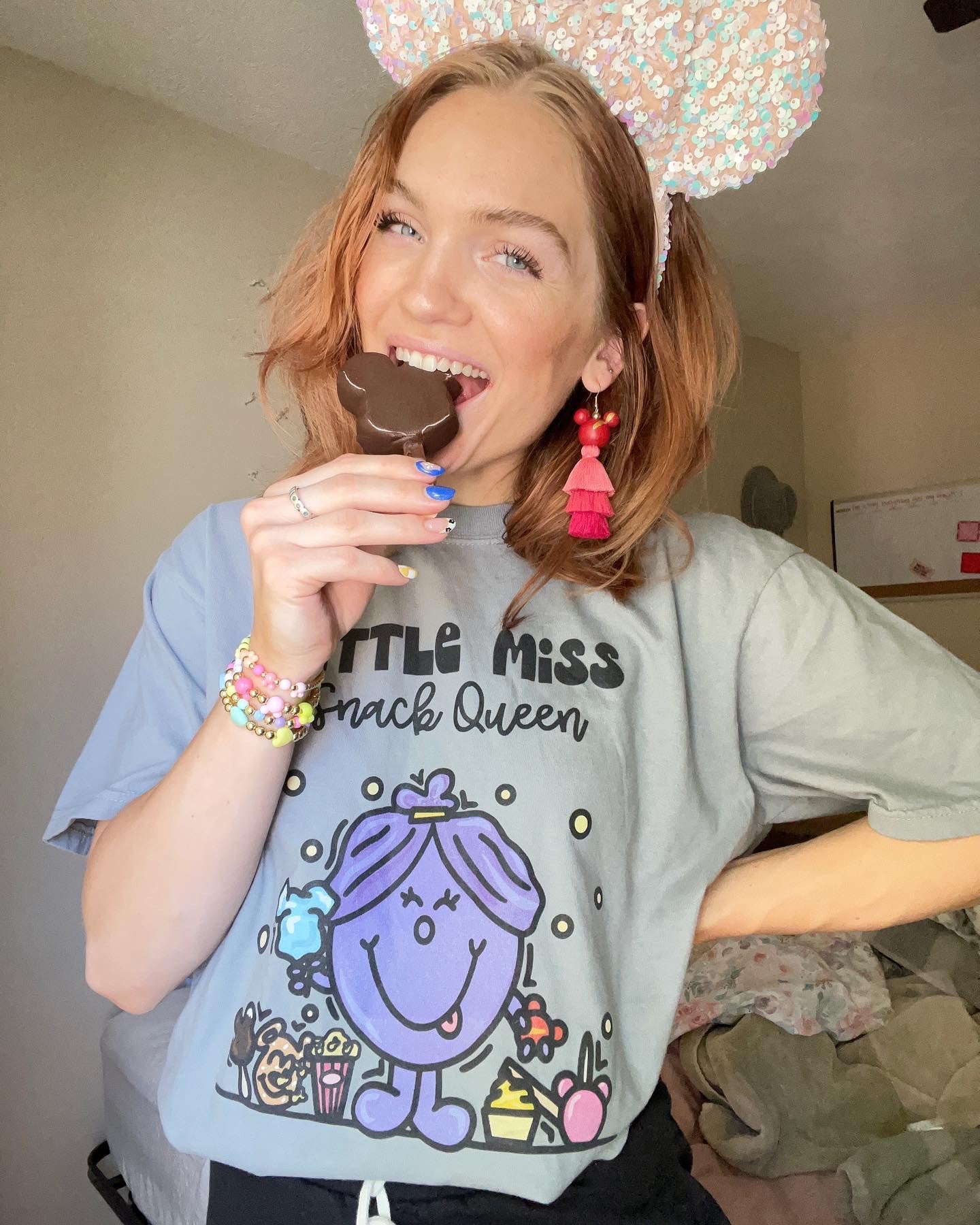 Adult Snack Queen Tee - Comfort Colors