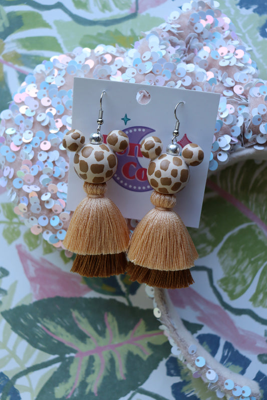 2 tier giraffe